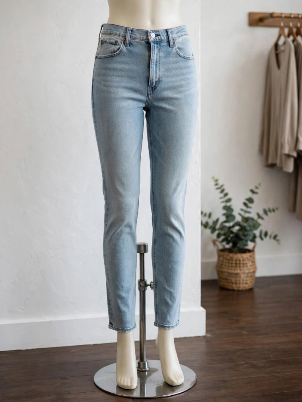 Abercrombie & Fitch 90s Slim Straight Ultra High Rise Jeans 28
